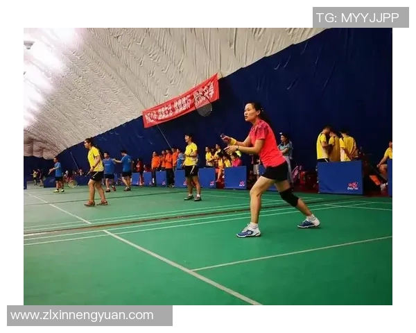 上海羽毛球队在选拔赛中以82分稳居积分榜首位展现强劲实力